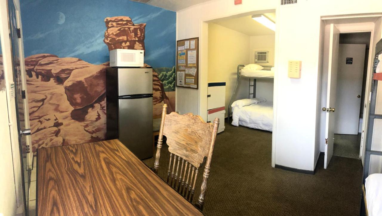 Rad Hostel Colorado Springs Bagian luar foto