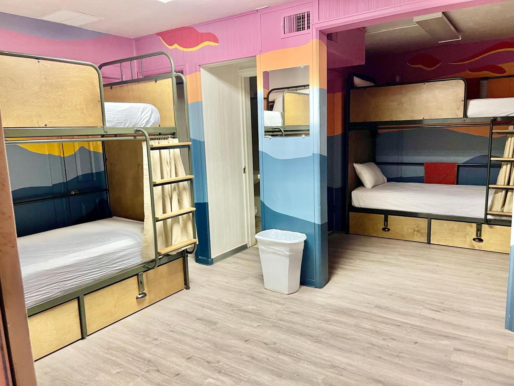 Rad Hostel Colorado Springs Bagian luar foto