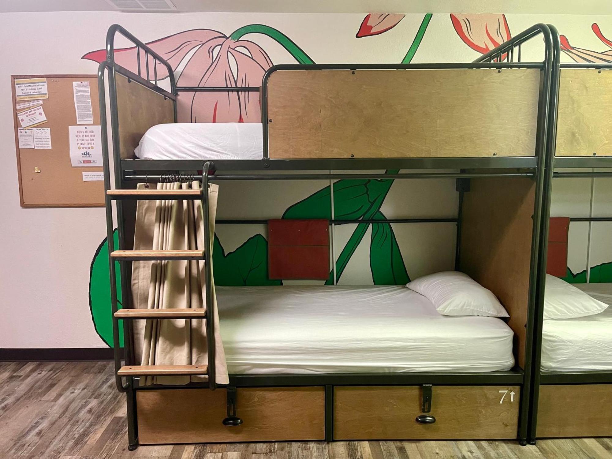 Rad Hostel Colorado Springs Bagian luar foto