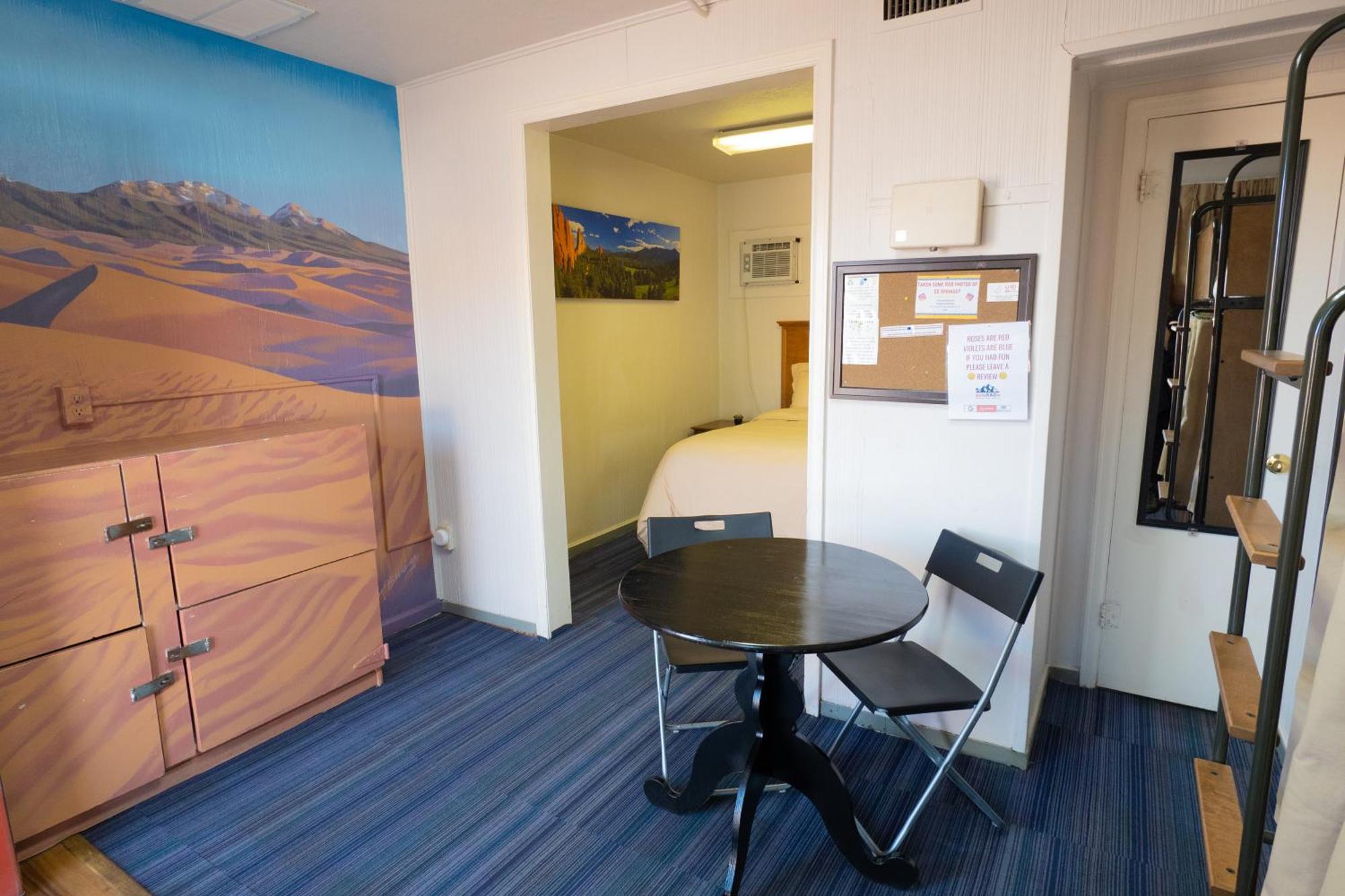 Rad Hostel Colorado Springs Bagian luar foto