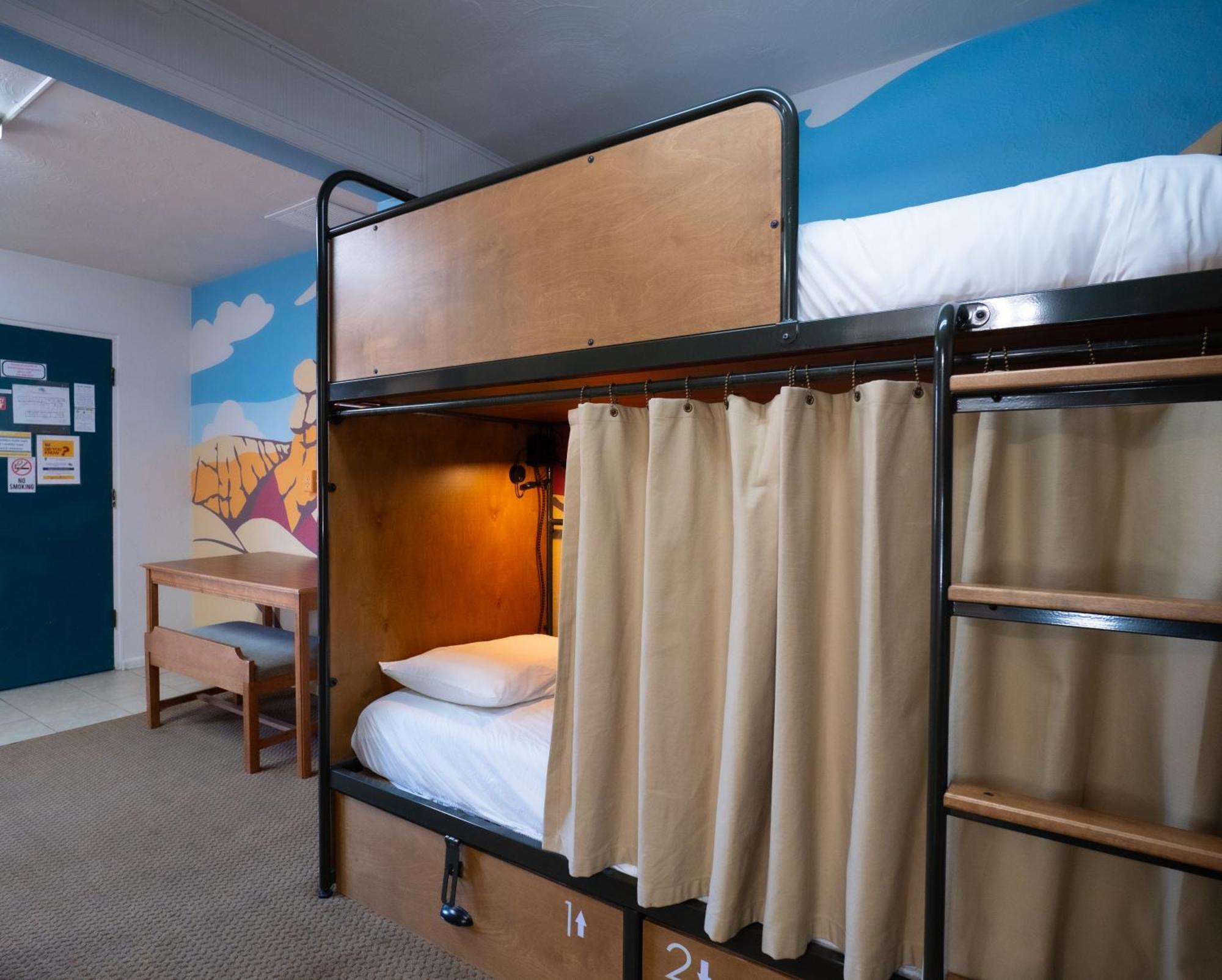 Rad Hostel Colorado Springs Bagian luar foto