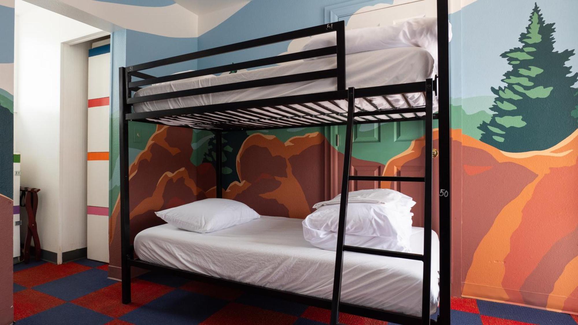 Rad Hostel Colorado Springs Bagian luar foto